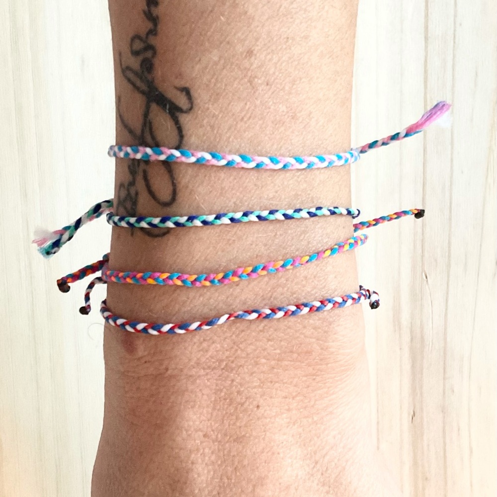 Friendship bracelet colorful braided string surfer